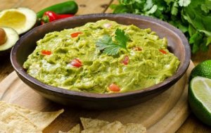 Guacamole - dowiedz się, jak przyrządzić ten sos