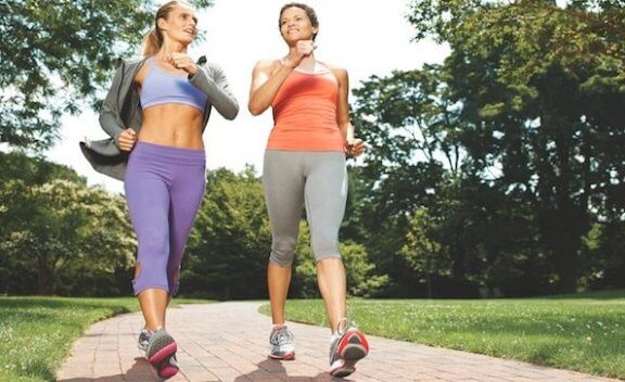 kobiety trenujące speed walking