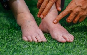 Retencja wody: 10 naturalnych diuretyków