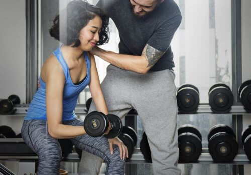 Widoczna definicja mięśni – najbardziej efektywne treningi