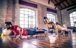 Klatka piersiowa - 4 ćwiczenia na jej wzmocnienie