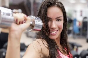 Podnoszenie ciężarów dla kobiet - kilka propozycji ćwiczeń