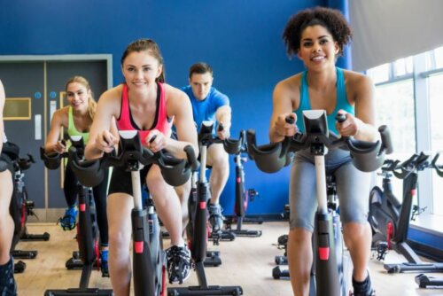 Spinning a indoor cycling – czym się różnią?