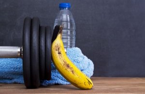 Banany i ich zalety wykorzystywane w sportach siłowych