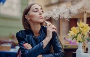 E-papierosy: czy są zdrowsze od zwykłych papierosów?