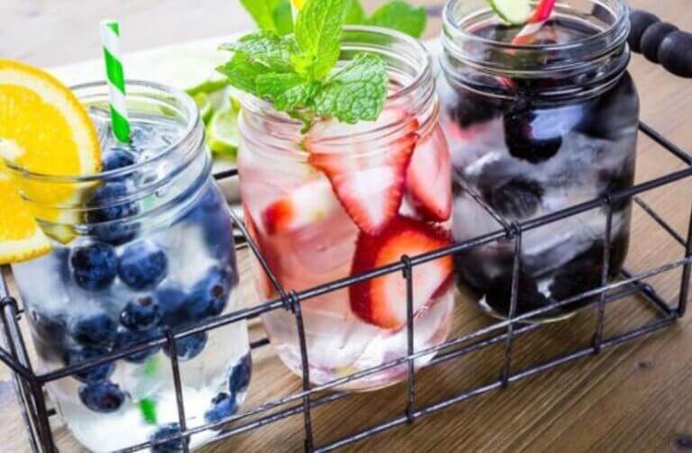 woda aromatyzowana - dietetyczne mity