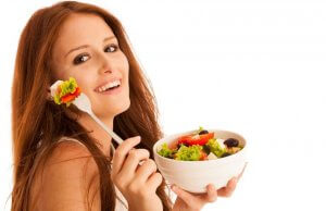 Sałatka grecka - doskonała przekąska i dodatek do innych dań