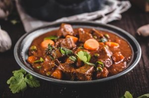 Proteinowe gulasze – 3 pyszne przepisy
