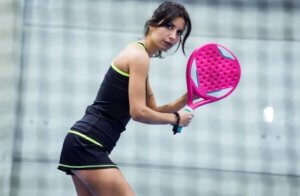 Padel - jak prawidłowo trzymać rakietę podczas gry?