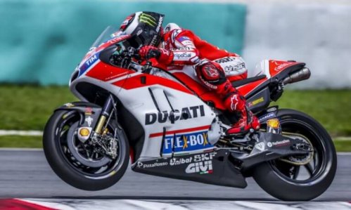 motocyklista na Ducati