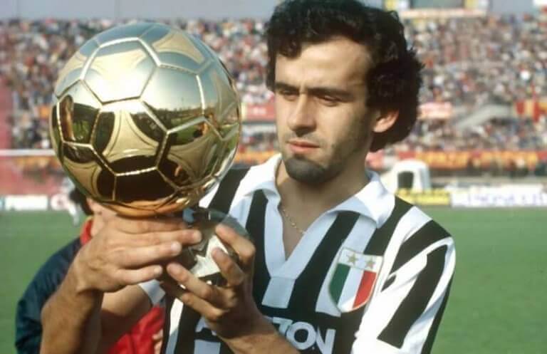 Platini trzymający Ballon d’Or