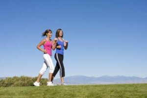 Szybkie maszerowanie czyli power walking: na czym polega?