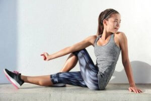 Otwieranie bioder - najlepsze ćwiczenia rozciągające