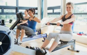 ćwiczenia na wioślarzu