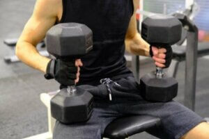 Jak opanować wyciskanie Larsena jedną ręką