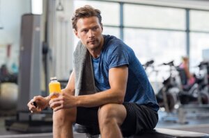 Odpoczynek między seriami: czy wpływa na trening?