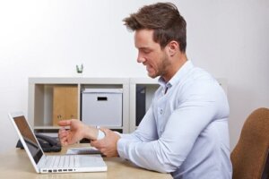 Zespół cieśni nadgarstka: jak się przed nim chronić?