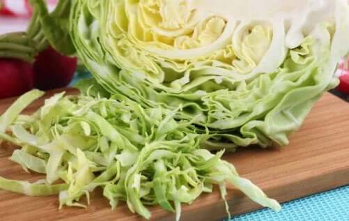 Pokrojona kapusta - surówka Coleslaw