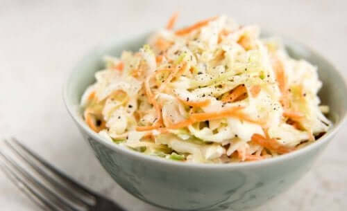Surówka Coleslaw z jabłkiem