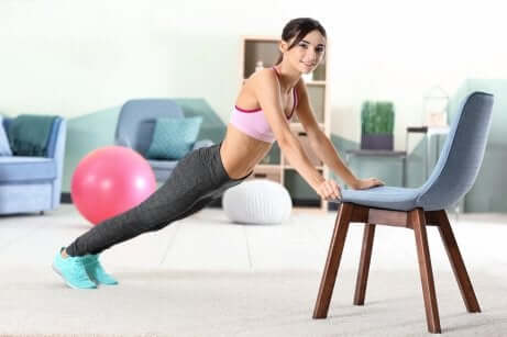 50 pompek na krześle