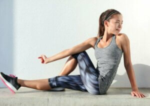 Ból pośladków a ćwiczenia rozciągającego, które go złagodzą