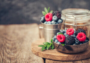 Czy warto jeść owoce po treningu? istotne fakty