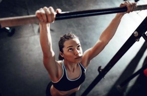 Ćwiczenia z Pull Up Mate – Kalistenika dla kobiet