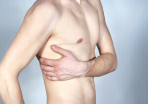 Złamania żeber na skutek stresu podczas ćwiczeń