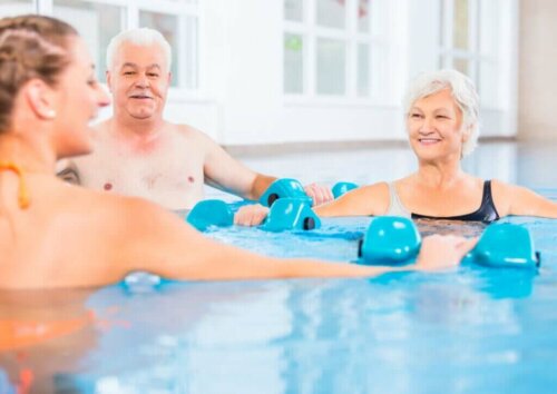 Hydroterapia i wszystkie jej zalety w rehabilitacji i nie tylko