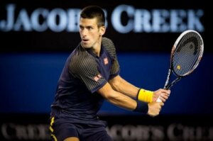 Bekhend tenisowy: co to jest i jak go wykonać?