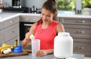 Suplementy przed treningiem dla kobiet – 4 opcje