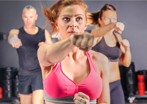Body Combat ćwiczenia w grupie