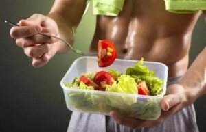 Kulturystyka latem: znajdź idealne suplementy