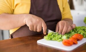 Czy jedzenie wspomaga usuwanie nadmiaru tkanki tłuszczowej?